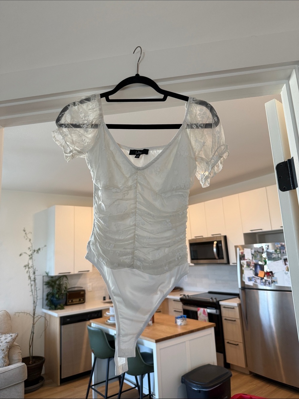 Lulu's White Lace Puff Sleeve Bodysuit